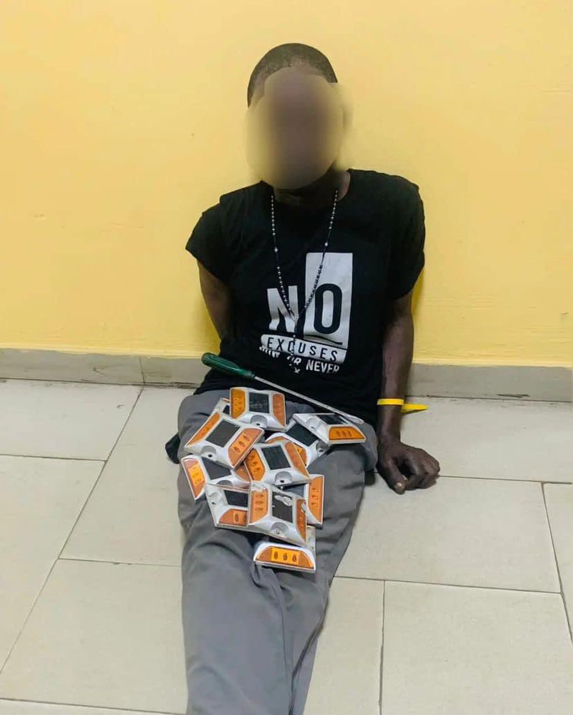 lagospidia's tweet photo. Friday Nwafor, a 46-year-old resident of Lagos, was apprehended by the Lagos State Neighbourhood Safety Corps (@OfficialLNSC) for vandalizing the newly constructed road light indicators on the 3rd Mainland Bridge. He has been taken into custody and handed over to Commissioner of Police, Lagos Command, Mr. Adegoke Fayoade.