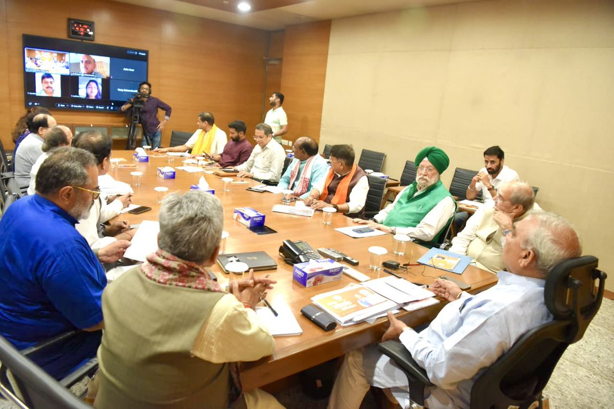 At the ‘Vishesh Sampark Abhiyan’ national commitee meeting chaired by Shiv Prakash ji at @BJP4India central headquarters today. 
#LokSabhaElections2024 #ModiKiGaurantee