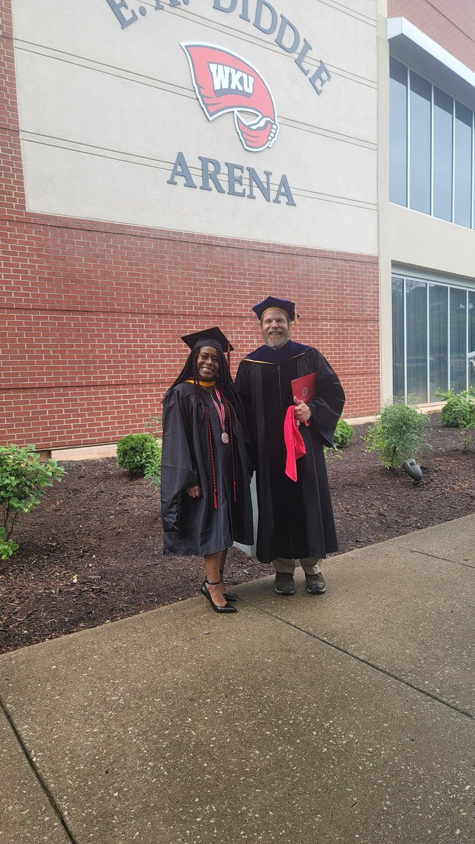 That's Tashaunda Grimmett, M.S. to you. Special thanks to my mentor @DrMskiPsychSci and the department of @PsySciencesWKU for contributing to this great accomplishment. #gotops @wku @wkuogden