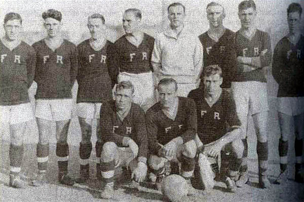 _forgottenfooty's tweet photo. 🎙️ "The real defining team of the era was Fall River.

They're actually the most successful team in the American Soccer League's history - they won eleven titles in their nine years of existence, including seven American Soccer League titles,  and the four Open Cups we mentioned."

Hear more about Fall River FC in Episode 48 - The US Open Cup, out now on Spotify, Apple and wherever else you get your podcasts.

Listen here ⬇️

https://t.co/DKMvWvPonz