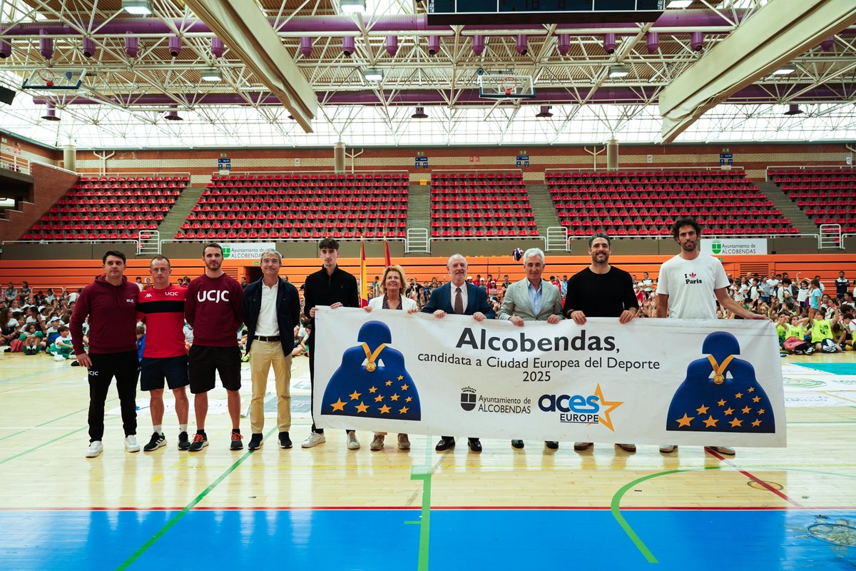 Gracias @jesustortosa_al, @jesustortosac, @JNavadeOlano y @jbeiran33 por formar parte de los VIII Juegos Deportivos @CICAE_Educacion y ser el mejor ejemplo para los jóvenes particiantes unidos por los valores del deporte.⛹️‍♂️ ⛹️‍♀️👏#JuegosCICAE #Deporte