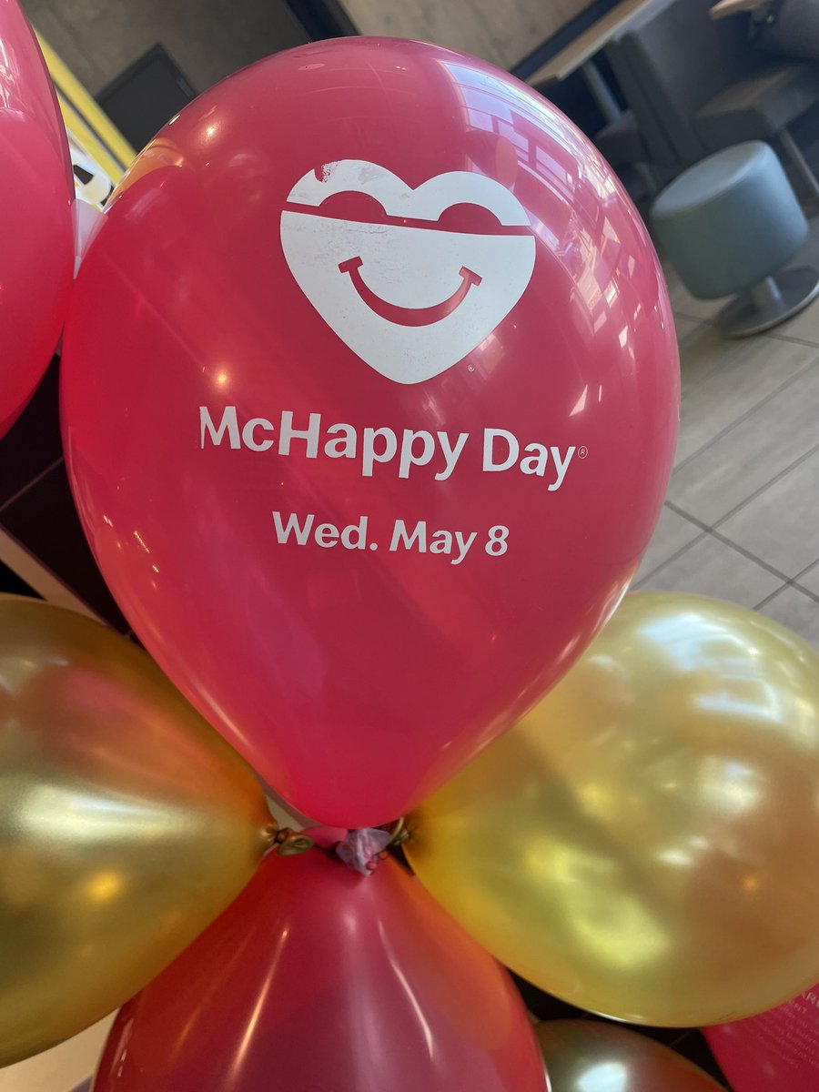 Today, on May 8th, @McDonaldsCanada celebrates its 30th McHappy Day in support of families with sick children. Thank you to the Dartmouth Crossing Restaurant team for a great meal, it is a pleasure to support this amazing cause. #rmhc