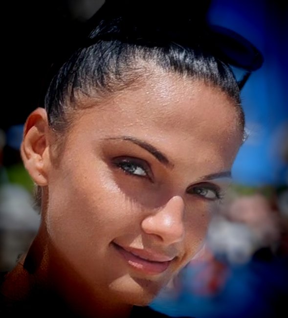 Lajv danas u 19h na mom https://t.co/gFJXF9seDD profilu.Svako ko se subskrajbuje dobija na poklon video"Lilly