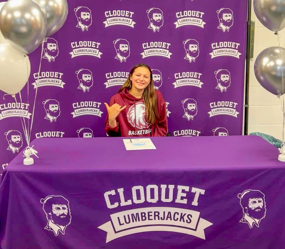 Congratulations to Leilani Fonoti (Ojibwe/Samoan), out of Cloquet High School in Minnesota, who signed her letter of intent to continue her education and basketball career at Augsburg University in Minneapolis, MN.
#NativePreps #Ojibwe #Samoan