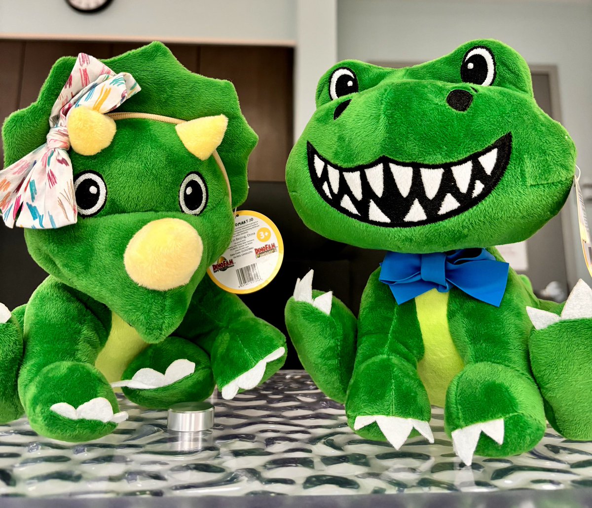 GM #DinoFam! Creativity abounds as one of the diehard #DinoFam members at the surgery center fashioned a snazzy bow tie out of a tourniquet commonly used for venipunctures. 

Now this is how to #VibeJurassic ❤️🦖🧑‍🧑‍🧒‍🧒 

Happy #NursesWeek!!! 🫡

 walmart.com/ip/Bad-Baby-Di…