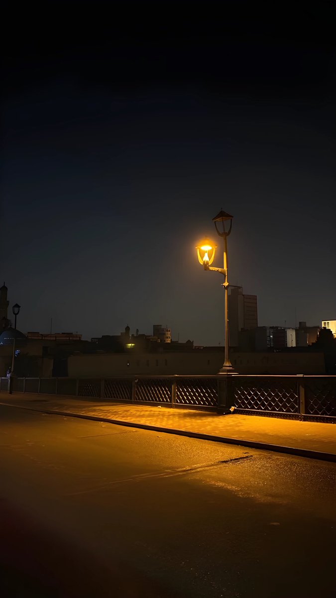 كن منصفاً في ظُلمك ، اما ان تأخذني من كل شيء او تأخذ كل شيءٍ مني !