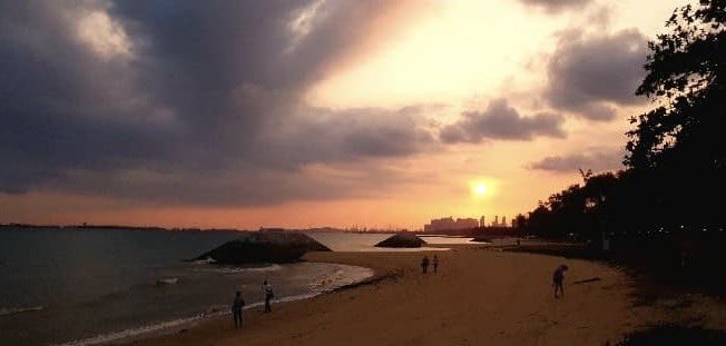 #beach #beachvibes #beachgirl #beachlife #happyplace #photography #photographylovers #clouds #cloudporn #sky #skyphotography #skyporn #sunset #sunsetlover #sunsetphotography