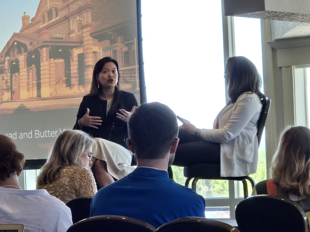 The great Mary Grove presenting on innovative venture at the CORI Conference. <a href="/Ruralinno/">Center on Rural Innovation</a> <a href="/xooglers/">Xoogler Network</a>