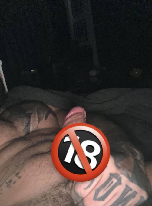 Getting hard this morning 😏  https://t.co/Wy9fRe6Ox2 https://t.co/sTRuUoL2Py