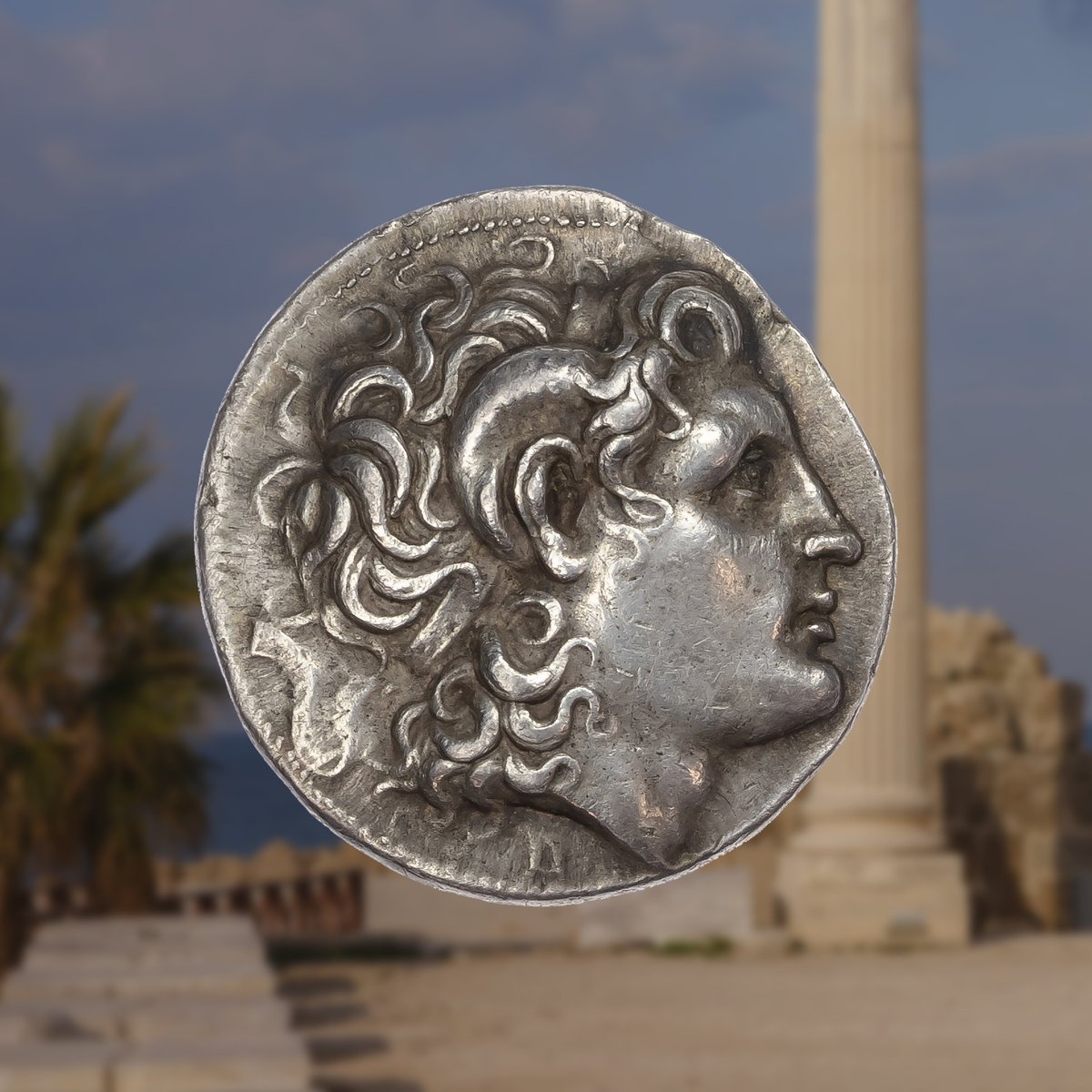 Lysimachos, Silver Tetradrachm, c. 306-281 BC. Estimate: £800-1,000. Lysimachos issued silver coins in his name, but not bearing his own portrait. Learn more about Lot 24. from Baldwin's upcoming auction: tinyurl.com/4vzjk2fn
#Numismatics #Ancientcoins
