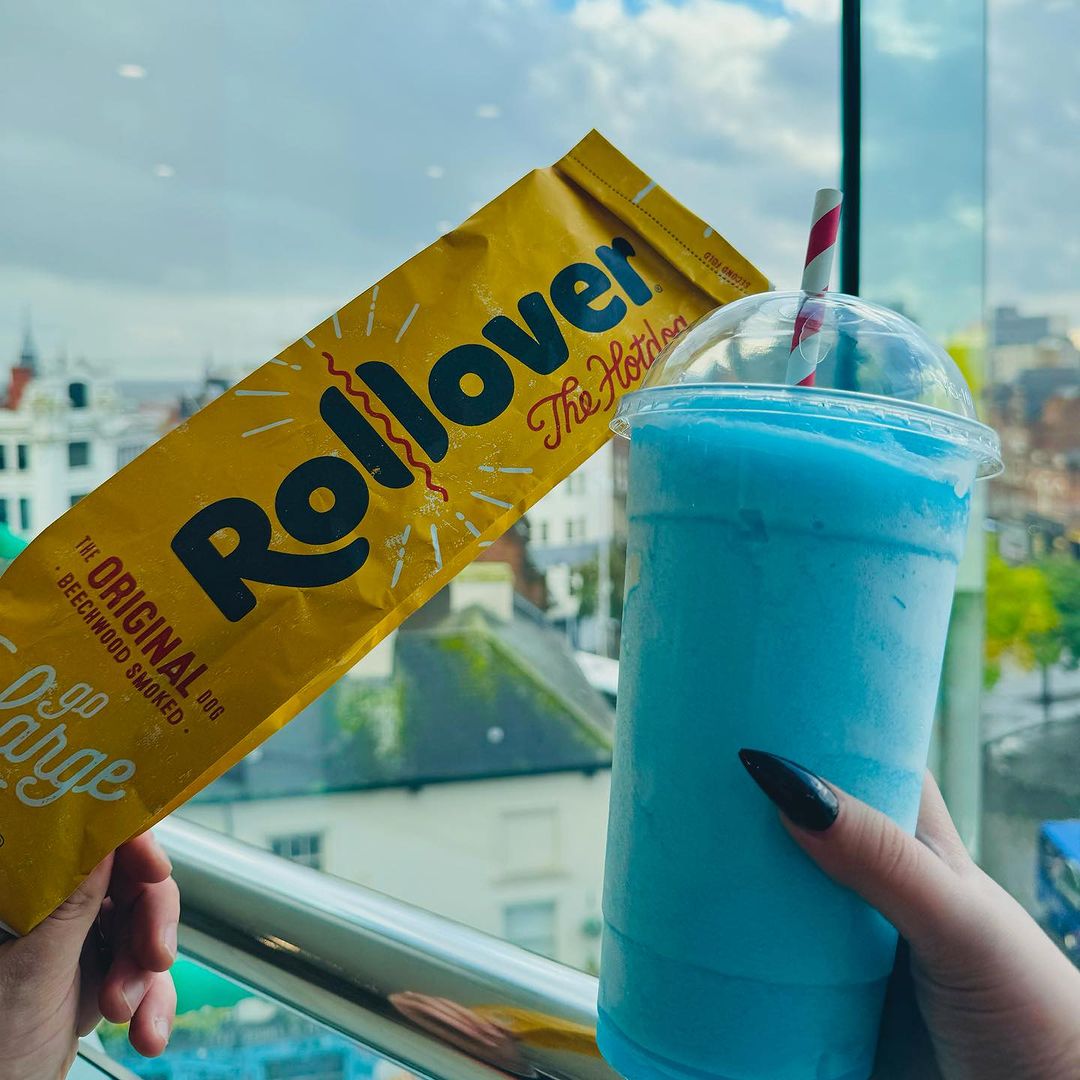 Some people go for the storylines and Hollywood acting! We go for the delicious snacks 🍿🥤 (📸: @cineworldnottingham)