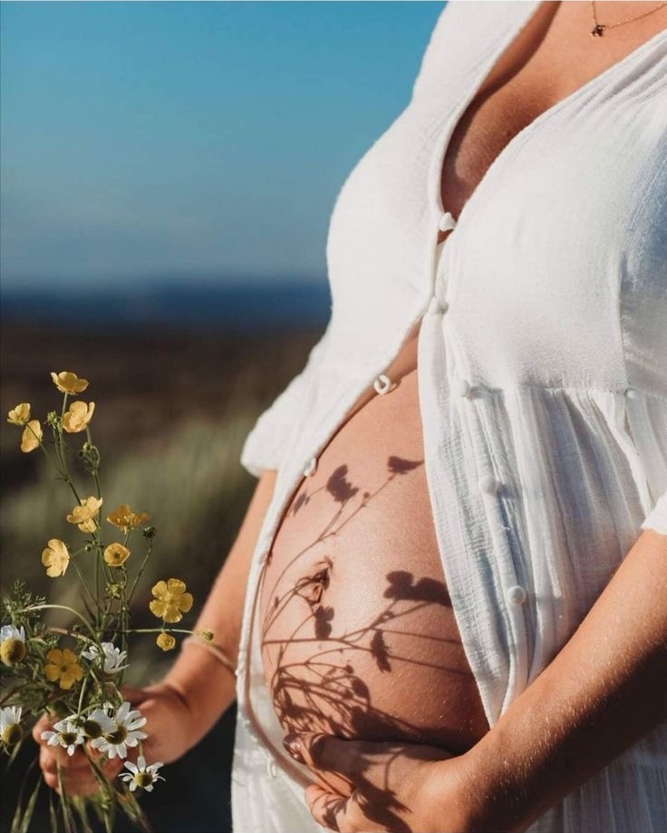 Baby in Bloom 🌼 Mamas! How long left before you can hold your little one?

📸 <a href="/Pinterest/">Pinterest</a>

#isabellaoliver #pregnancy #motherhood #mumtobe #maternity #bump #maternityshoot
