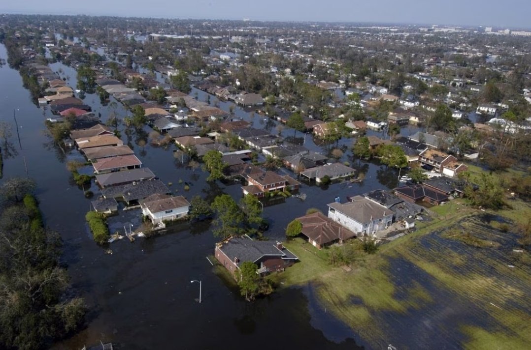 odranrebfloripa's tweet photo. Quando o furacão Katrina devastou a região metropolitana de New Orleans em 2005, os EUA tinham CINQUENTA MIL militares prestando apoio à população.

É só esse o tweet. https://t.co/FuSM4FOqny