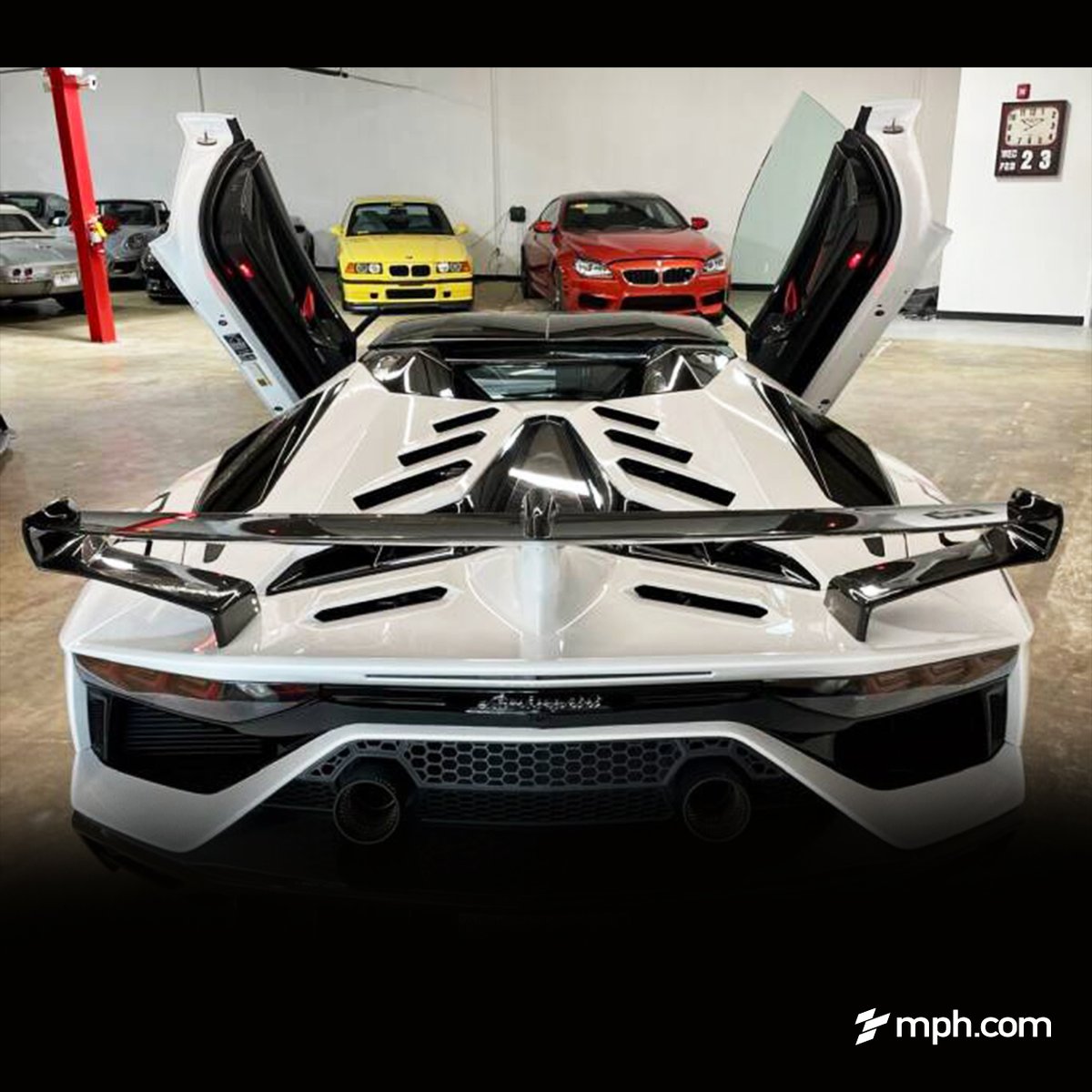 1,194-mile, 2020 #Lamborghini #Aventador SVJ Roadster LP 770-4 in Bianco Isis 🤍 The exquisite leather/alcantara interior in Nero Cosmus and Rosso Alala accentuates its fierce exterior 🔥 | Asking Price: $1,299,999

For inquiries: bit.ly/3JPSc0g