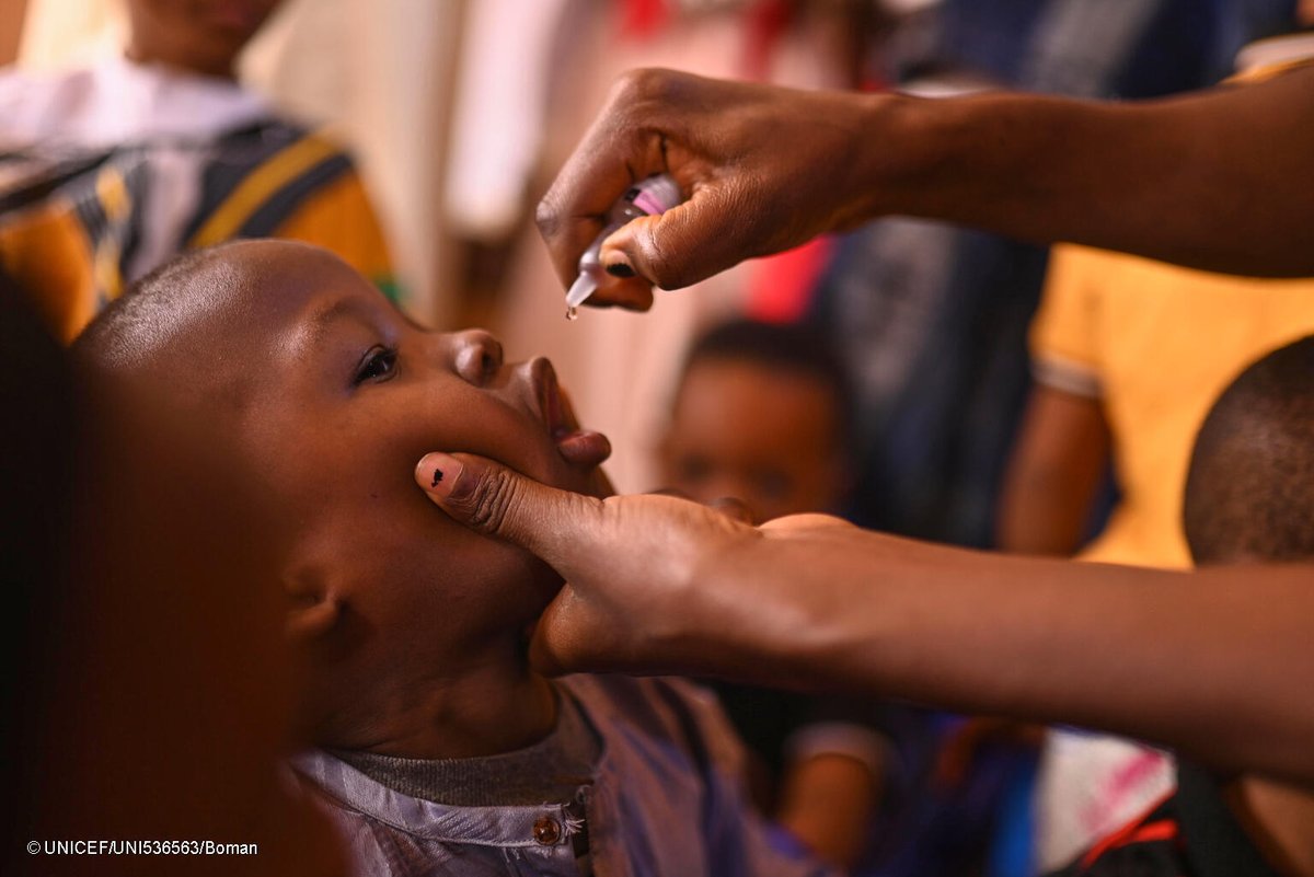 Cada vacuna cuenta. Gota a gota, UNICEF y sus aliados están contribuyendo a vacunar a la infancia contra la poliomielitis. Si trabajamos juntos, es #HumanamentePosible acabar para siempre con esta enfermedad.