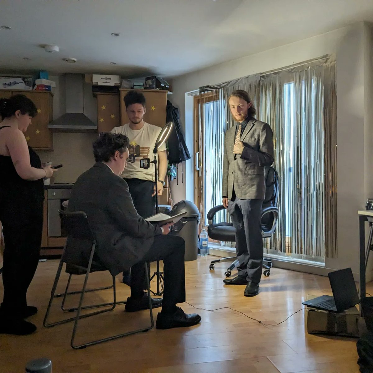 ConorON44859994's tweet photo. This Monday, I returned to acting for the first time in almost two years to shoot a pre-recorded part as a fictional 1980s TV Phycologist in @kendoddplay . Was a pleasure to get back to some acting again after almost two years. Looking forward to seeing the show on the 19th May. https://t.co/UqbAn3DTF7