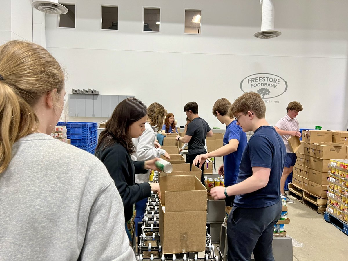 Outstanding sophomore day of service! This team boxed 810 week-long meals that will be used to help serve children in need - we are so grateful to help! Thanks to parent Mandy Longbottom for volunteering to help serve and sending these awesome pics! #IHPromise