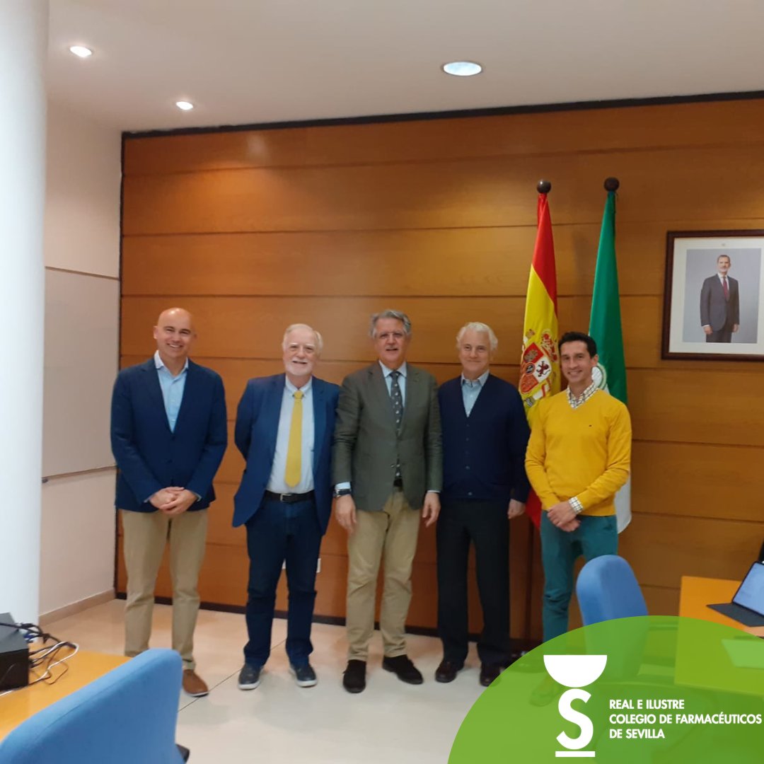 Nuestro vocal de Óptica, Audiometria y Ortopedia, <a href="/BoticarioPaco/">Francisco Gonzalez Sanabria</a>, ha participado en la reunión de <a href="/macularetina/">Mácula Retina</a> y <a href="/SAOoftalmologia/">SAOftalmología</a> con Javier Vázquez Granado,  secretario general de Humanización, Planificación, Atención Socio Sanitaria y Consumo de <a href="/saludand/">Consejería de Sanidad, Presidencia y Emergencias</a>.