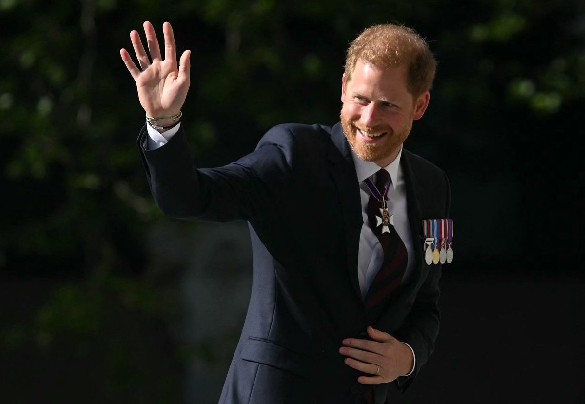 As the King hosts a Garden Party at the Palace, two miles away Prince Harry has arrived at St Paul's for the 10th anniversary service of the Invictus Games He was met with cheers and proudly wears his military medals on his suit