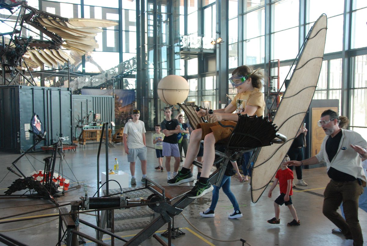 Halle de La Machine tweet media