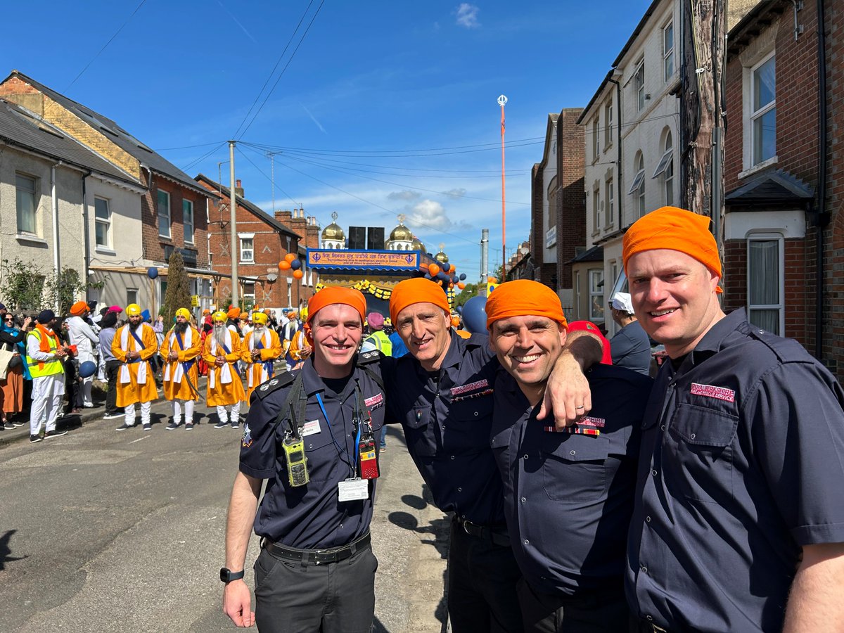 On Sunday, firefighters from Red Watch at Wokingham Road Fire Station joined Vaisakhi celebrations in Reading. The crew supported the event, visited the local Gurdwara and joined the procession as it passed through East Reading. #OneTeamForBerkshire #Vaisakhi2024