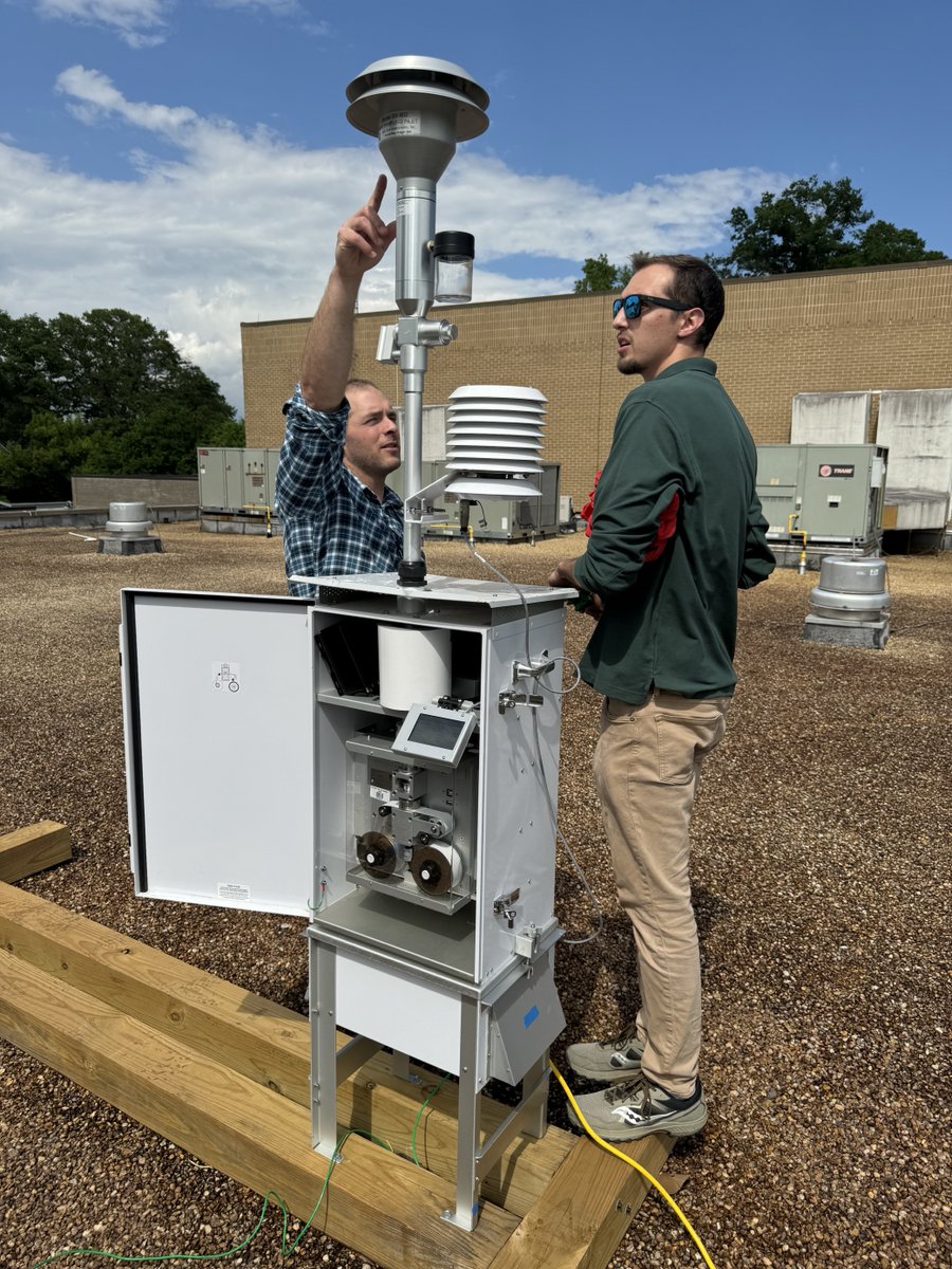 OREDC_'s tweet photo. In honor of Air Quality Awareness Week, @DOEE_DC held a ribbon cutting event for the new air quality monitor in Ward 8!  #TeamORE congratulations DOEE on their new monitor and looks forward to hearing more about future collaborations with District residents! #RacialEquity https://t.co/He9iF87CTd