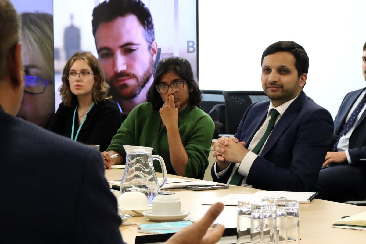 🤖 We were pleased to welcome Secretary of State for Science, Innovation and Technology @michelledonelan, and Minister for Digital Economy @bhatti_saqib to our Westminster offices today for a roundtable on AI skills. 💭 Some very productive discussions on how to support small…