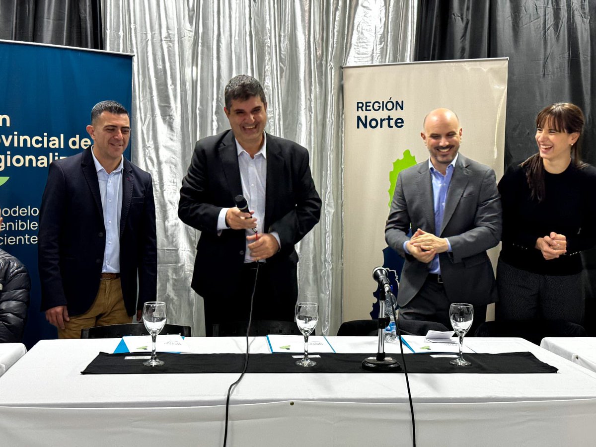 LetiEstevesNqn's tweet photo. Arrancamos la reunión de la Región Norte, en la ciudad de Chos Malal . 👇🏻
#Regionalizacion
#RegionNorte https://t.co/QCfMvGsUVi