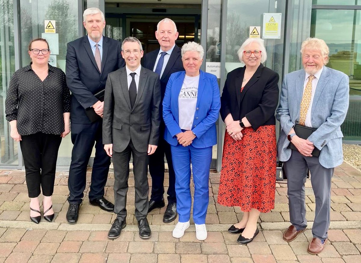 DAERA Minister @AndrewMuirNI has today met with @deptinfra Minister @JohnODowdSF and a delegation from @NI_LGA representing several local councils on the issues affecting Lough Neagh.