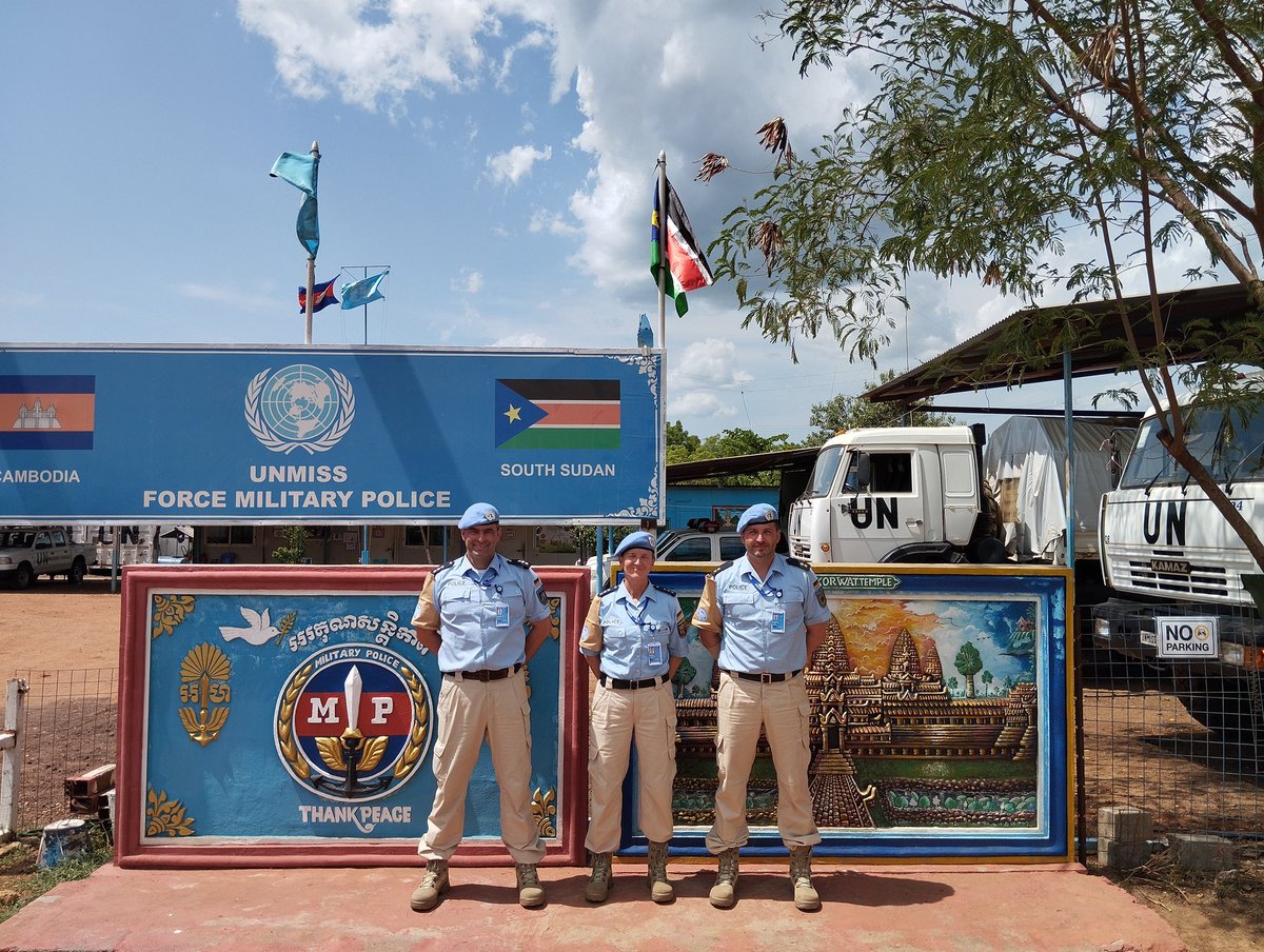 3 🇩🇪 Police Officers received #blueberets at @UNMISS in Juba to serve as part of @UNPOL to protect civilians and to support the 🇸🇸 police to prepare for elections. More 🇩🇪👮‍♀️👮‍♂️ are preparing for deployment in #UNMISS & @UNFICYP to support #DPO efforts & the Agenda for Peace #A4P.