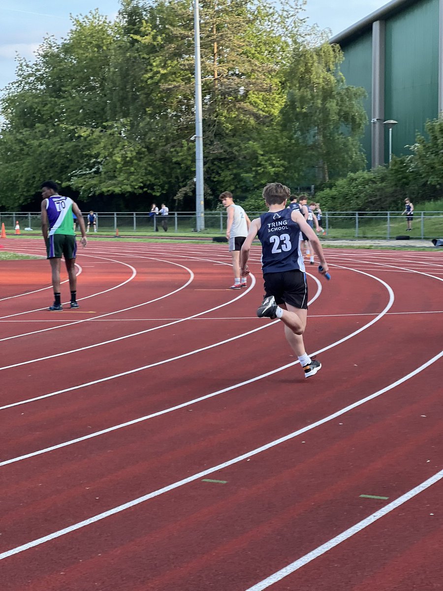 First County Athletics meet of the summer term ☀️

Notable performances from this afternoon:

🥇🥇 Ells R - 100m &amp; Long Jump
🥇Harry H - 800m
🥇Dan C - Shotput
🥇Jack A - High Jump
🥇Anya R - 1500m
🥇Pearl S - Hurdles
🥇U14s girls - Relay
🥈Selima H - 800m
🥉Oscar K - Discus