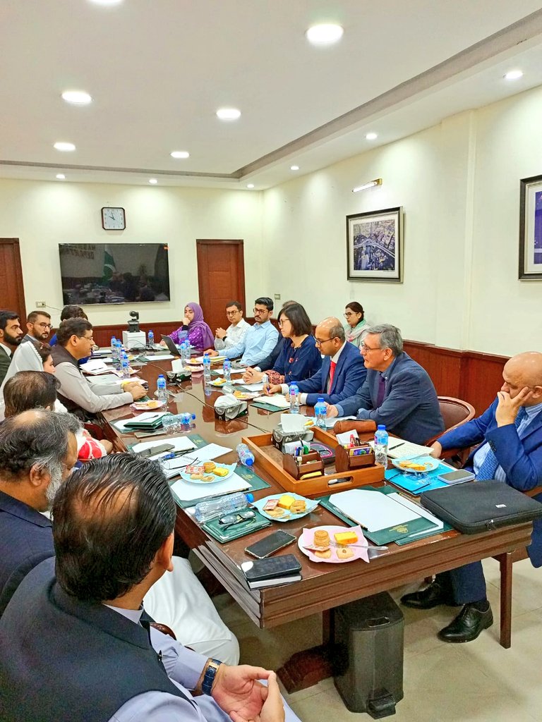 A senior level delegation of the World Bank met with Dr. Ahmed Qazi, Secretary Transport & Masstransit Punjab on 8.5.24. Matters concerning E-Vehicles,smog reduction, road safety, non-motorized transport, train service to Murree & new masstransit systems were discussed. (T&MD)