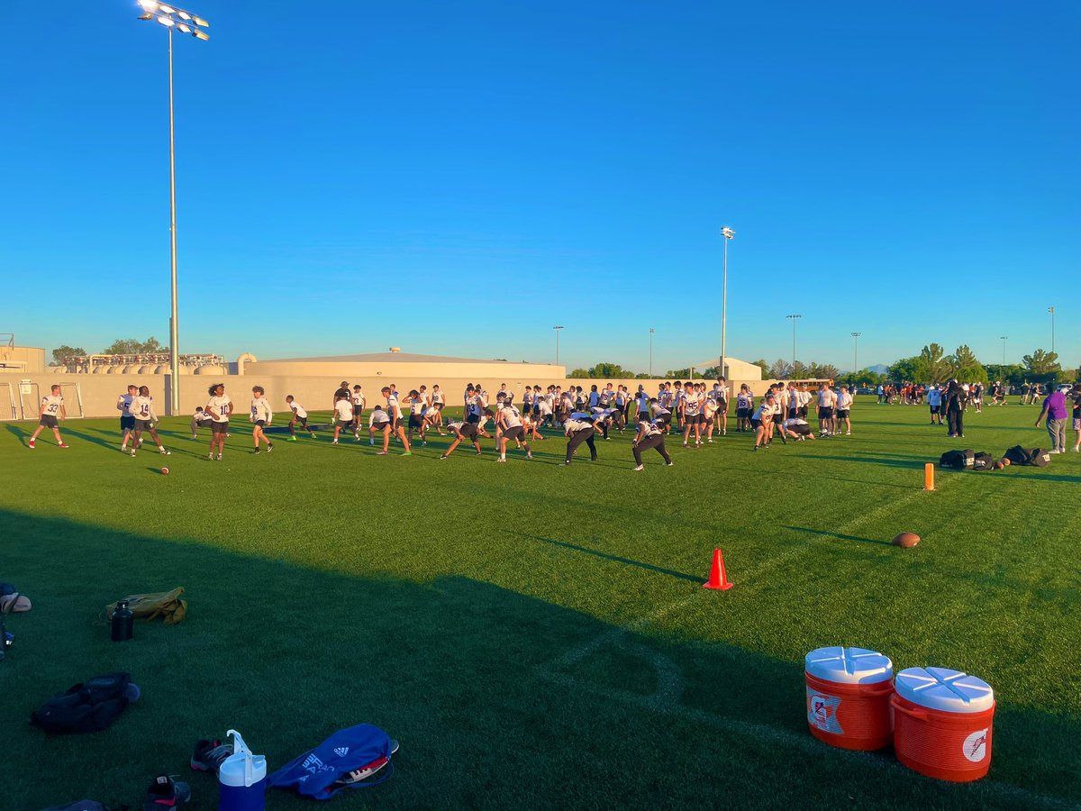 Thank you to all teams that participated in the 4th Annual West Valley Showcase! Great turnout as always from coaches! @SunriseMustangs @DEdgeFootball @CVjagsfootball @PeoriaPantherFB @SRHSFootball1 @KellisFootball @Verrado_Vipers @VVHS_Monsoon_FB @IronwoodFball @MillenniumFB