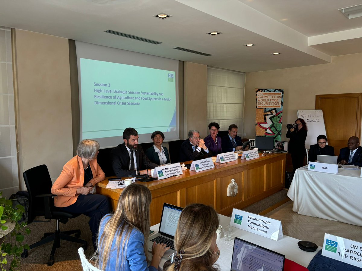 What does it mean applying a food system lens in a humanitarian response? Can we do more with less? I spoke about this during my intervention at the @UN_CFS during a prestigious panel that included #FAO, #IFAD, #HLPE, and Prof Romano #Prodi