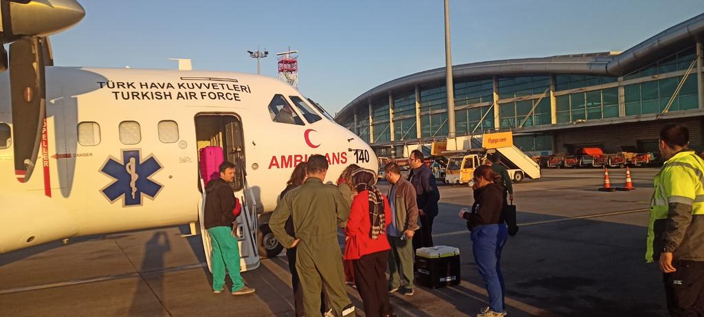 Hava Kuvvetleri Komutanlığımıza ait ambulans uçağımız ile acil organ nakli bekleyen bir vatandaşımız için Samsun’dan İstanbul’a akciğer grefti başarıyla ulaştırıldı. Vatandaşımıza acil şifalar diliyoruz. #MillîSavunmaBakanlığı