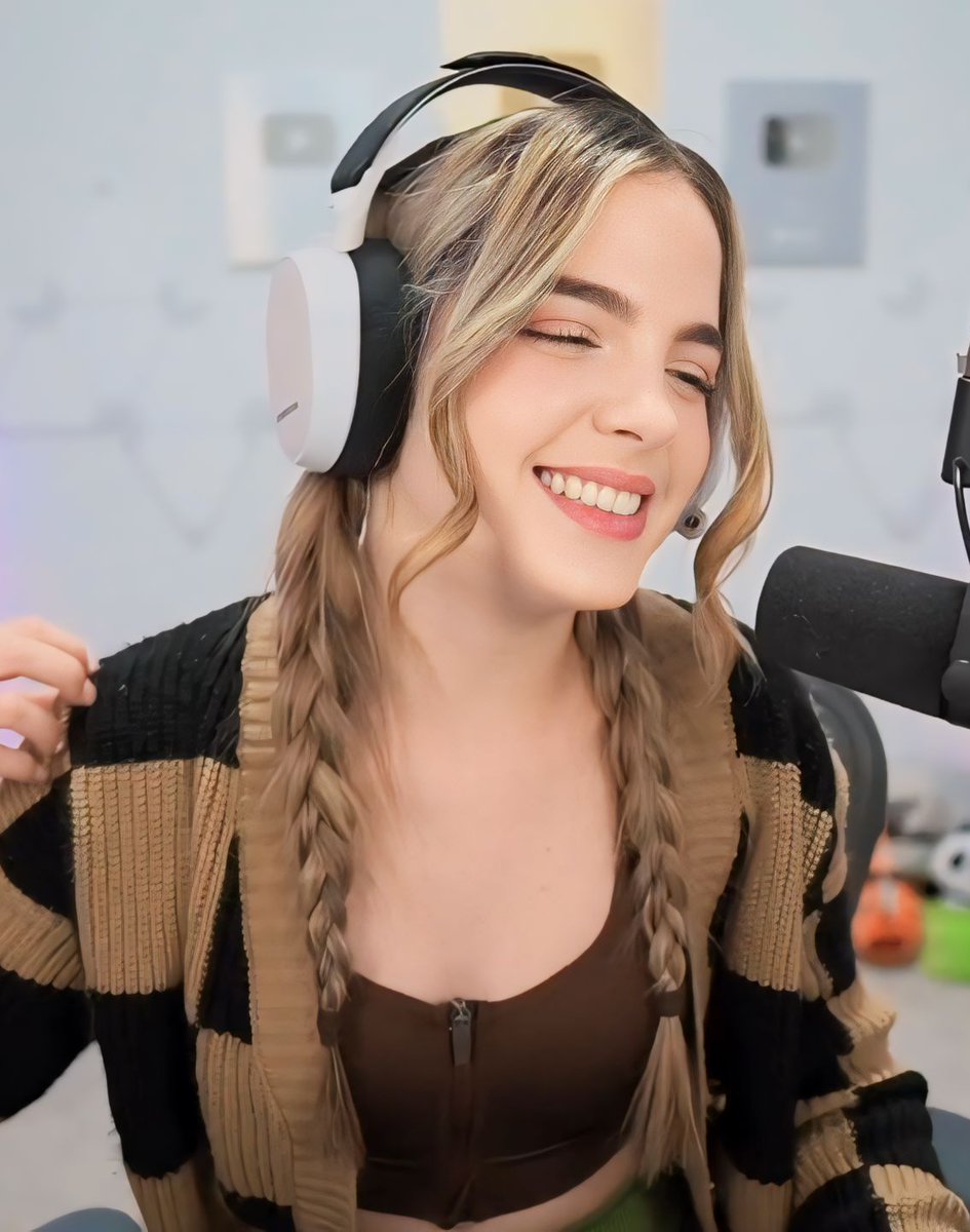 Sí, Siempre lo diré una y otra vez, esta es y siempre será mi sonrisa favorita 🤎✨ <a href="/staryuukiii/">Staryuuki</a> ♡