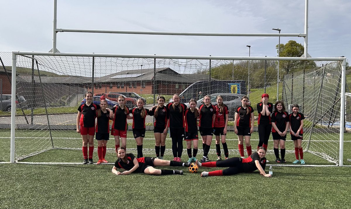 Lovely to play football in the sunshine ☀️ tonight. Good competitive match v ⁦@ATHS_PE⁩ with some very good goals scored 👏. PoM Amelia 💫 ⁦@IDS3to18⁩ ⁦@IDSHeadteacher⁩ ⁦@IDS_mat⁩