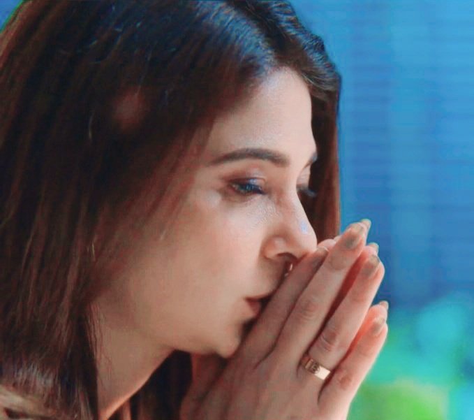 What I like the most about #JenniferWinget is that she always tries to do something different . She always tries to  do something which is out of her comfort zone and thats what made her the queen of ITV .and I must say she doing very well as Anushka in #RaiSinghaniVSRaiSinghani