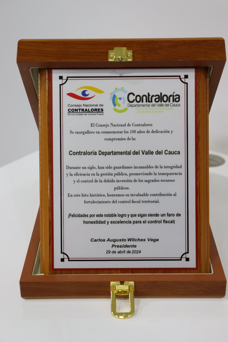 #centenario #contraloriavallecentenaria #ControlFiscal
'𝑬𝒏 𝒆𝒔𝒕𝒆 𝒉𝒊𝒕𝒐 𝒉𝒊𝒔𝒕𝒐́𝒓𝒊𝒄𝒐 𝒉𝒐𝒏𝒓𝒂𝒎𝒐𝒔 𝒔𝒖 𝒊𝒏𝒗𝒂𝒍𝒖𝒂𝒃𝒍𝒆 𝒄𝒐𝒏𝒕𝒓𝒊𝒃𝒖𝒄𝒊𝒐́𝒏 𝒂𝒍 𝒇𝒐𝒓𝒕𝒂𝒍𝒆𝒄𝒊𝒎𝒊𝒆𝒏𝒕𝒐 𝒅𝒆𝒍 𝒄𝒐𝒏𝒕𝒓𝒐𝒍 𝒇𝒊𝒔𝒄𝒂𝒍 𝒕𝒆𝒓𝒓𝒊𝒕𝒐𝒓𝒊𝒂𝒍'.