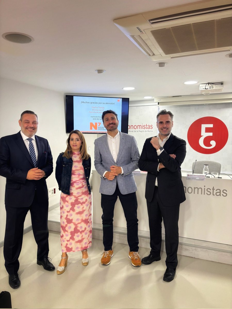 pepe_meseguer's tweet photo. Ayer, asistimos a una enriquecedora jornada en la sede del Colegio de Economistas de la Región de Murcia. 

El evento contó con la presencia de Nacho Tomás, director de la agencia N7, quien compartió su visión experta sobre la importancia  de construir una marca personal sólida. https://t.co/DlsLPDSKjF