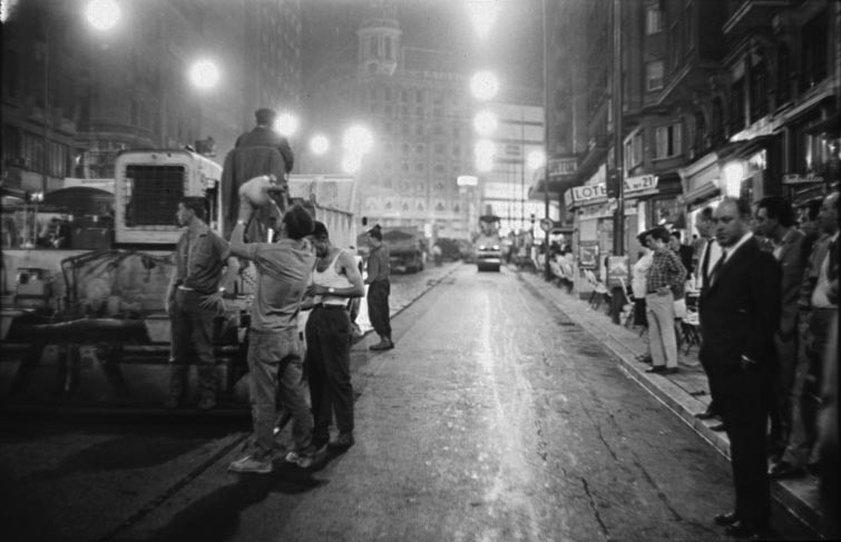 📷Asfaltando el tercer tramo de la Gran Vía, 1967. Fondo Martín Santos Yubero, ARCM.