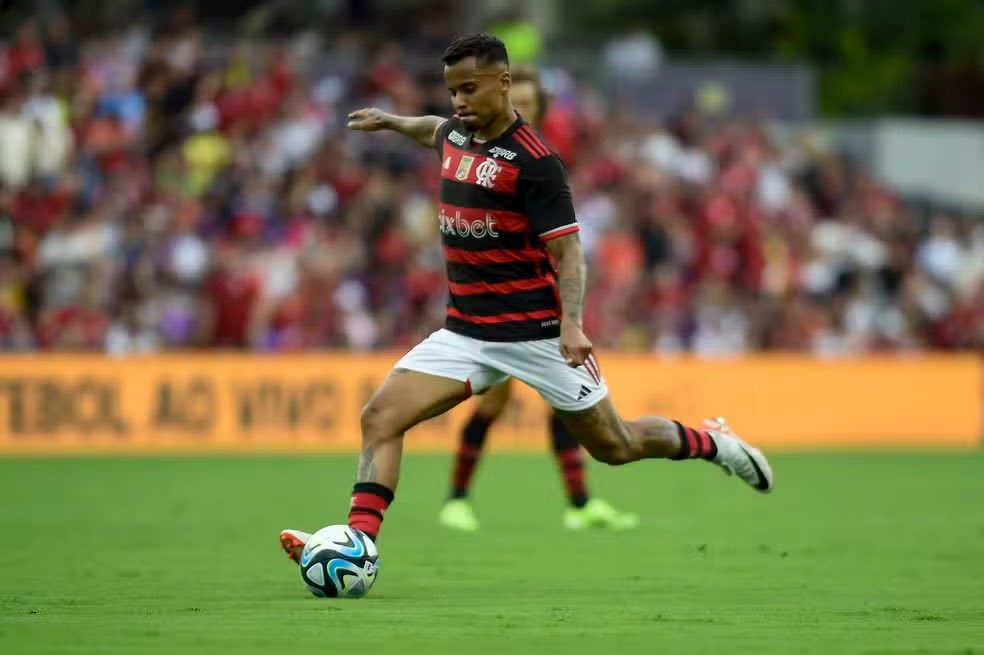 'O Galo deu um chapéu no Flamengo vendendo o Allan. Esse m**** de jogador. Essa venda foi a pior vingança que o Galo fez para o Flamengo. Foi sacanagem isso. Fingiram que estavam se importando com a venda só para ganhar mais dinheiro.' 🎙️ Fernando Gil, influenciador do Flamengo.…