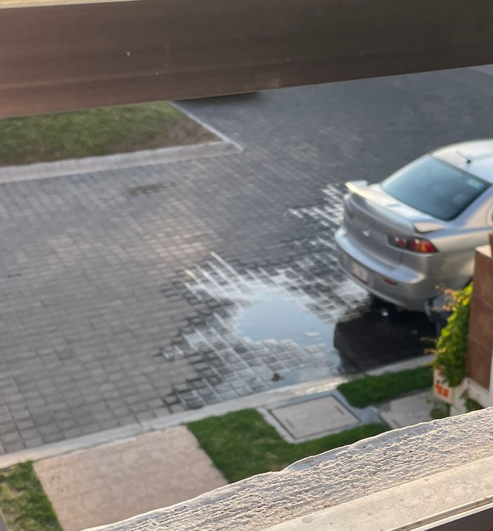 sampercor's tweet photo. @CAASIM llevo dos semanas reportando una fuga y no han ido, el número de folio es 127449, no es posible que se siga desperdiciando el agua. https://t.co/ze9Oo58IGF