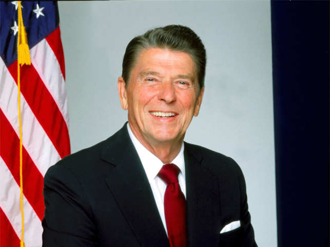 'No podemos ayudar a todos, pero todos pueden ayudar a alguien'.
Ronald Reagan
#Fuedicho