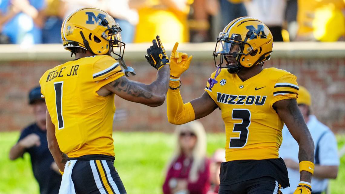Atfer good conversation with @CoachJonesB and @StephonRhea I’m blessed to receive an offer from University of Missouri @adamgorney @TFloss32 @samspiegs @Perroni247 @BillyEmbody