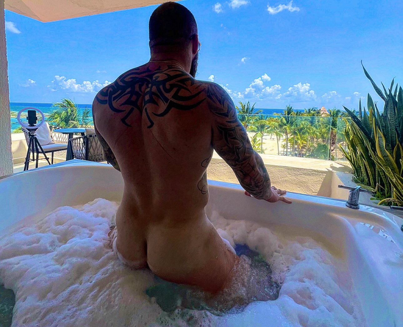 2 pic. I wanna sit on your face. 🥵😈 https://t.co/5q04gHSTyk https://t.co/4ce3X9arAR