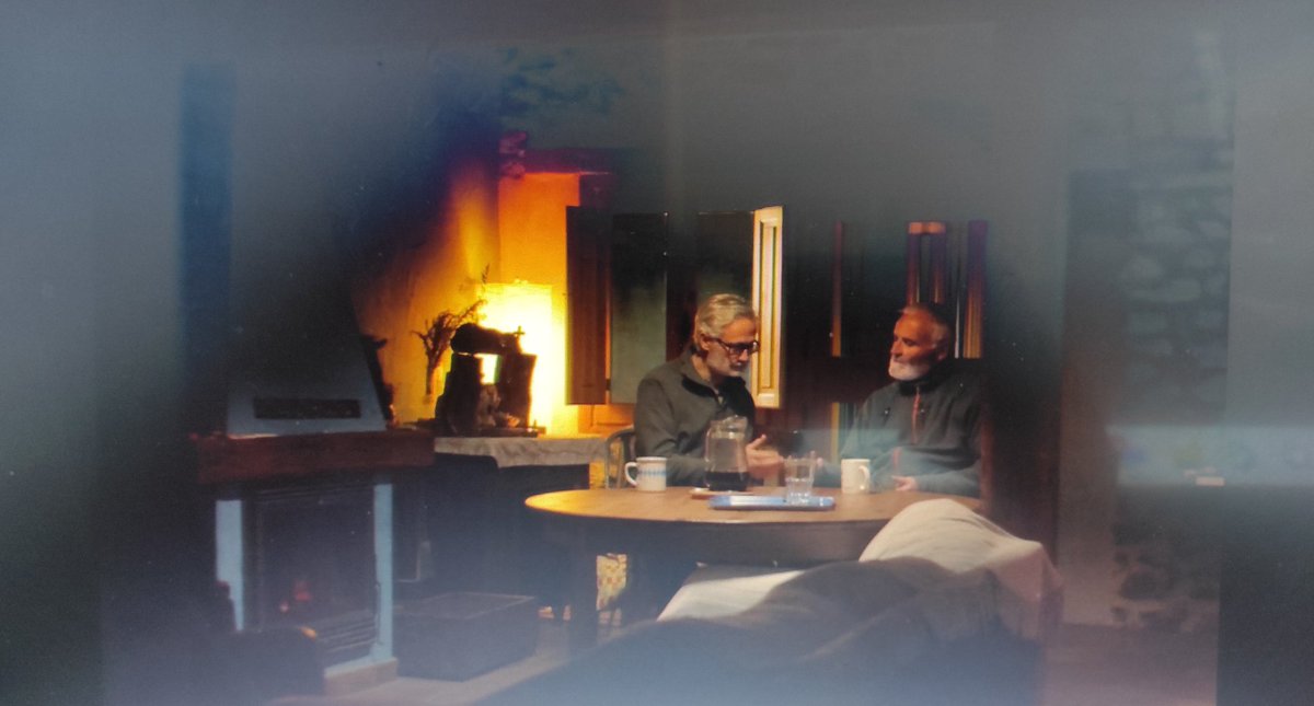 Proyectando En cien años tendré sombra de Adrián Benítez y Miguel Rodríguez San Pablo <a href="/AristaFilms/">Arista Films</a> 
<a href="/FInquietarte/">FundaciónInquietarte</a> <a href="/unedpontevedra/">UNED Pontevedra</a> <a href="/YolandaCruzL/">Yolanda Cruz López</a>