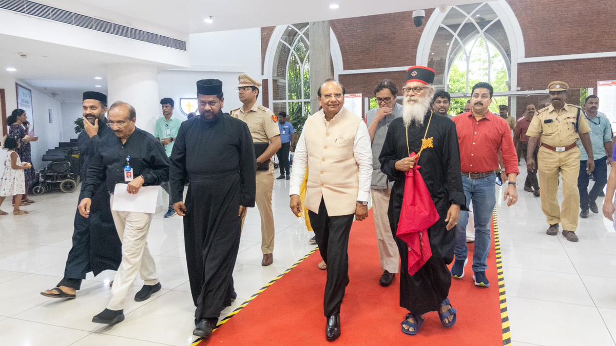 LtGovDelhi's tweet photo. Deeply distressed &amp; pained at the shocking demise of HH Moran Mor Athnasius Yohan I, Metropolitan, Believers Eastern Church.
A personification of constructive positivity &amp; passion for India, my recent meeting with him left an everlasting impression.
My heartfelt condolences.
RIP! https://t.co/ALTfOvHfsL