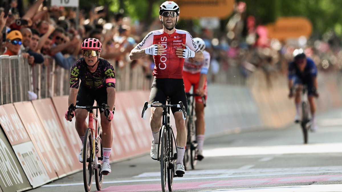 Congratulations @Ben__Thomas_ and @TeamCOFIDIS 

A sublime VICTORY on Stage 5 of the @giroditalia 🍾

🚴‍♀️795 Blade RS 🚀

📸 @GettyImages

#lookcycle #GirodItalia #cycling