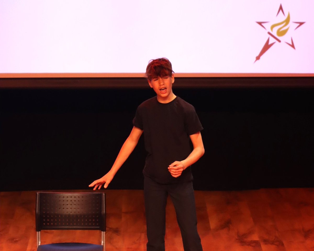 Beacon_School's tweet image. 🎭What an impressive night at the #BeaconBard2024 Final
👏Our boys brought their A-game with incredible #monologues &amp;amp; #performances
⭐Congratulations to #winner Leo M (Y6), runner-up Sam K (Y8) &amp;amp; highly commended Phillip A (Y7) for outstanding work
#BeConfident #Shakespear #Drama